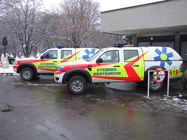 A debreceni és miskolci gyermek-mok egymás mellett