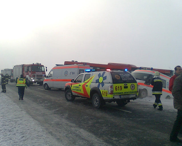 Akcióban a debreceni gyermek-mentőorvosi kocsi.