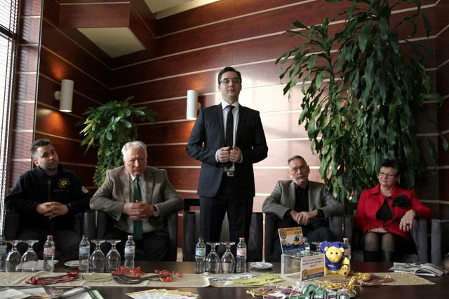 Papp László polgármester úr sajtótájékoztatót tart