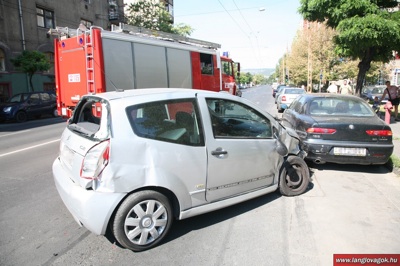 Az összetört személyautó