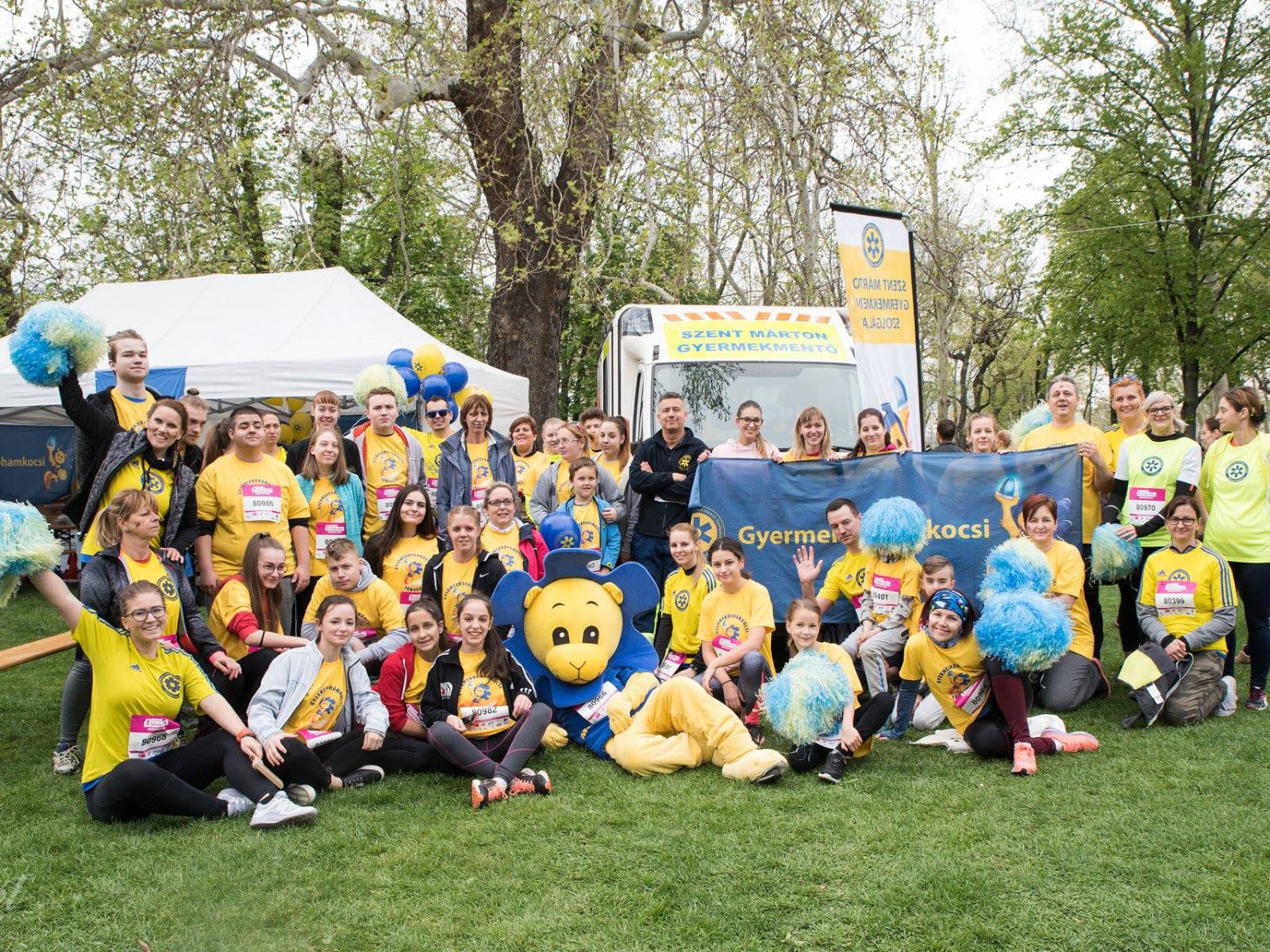 Gyermekrohamkocsi Futónagyköveteinek csoportképe